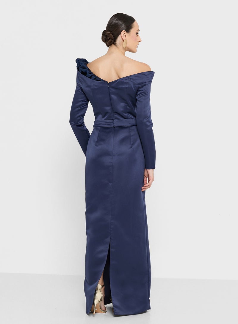 نمشي x فستان مكشوف الكتفين بكشكشة مميزة - Image 3