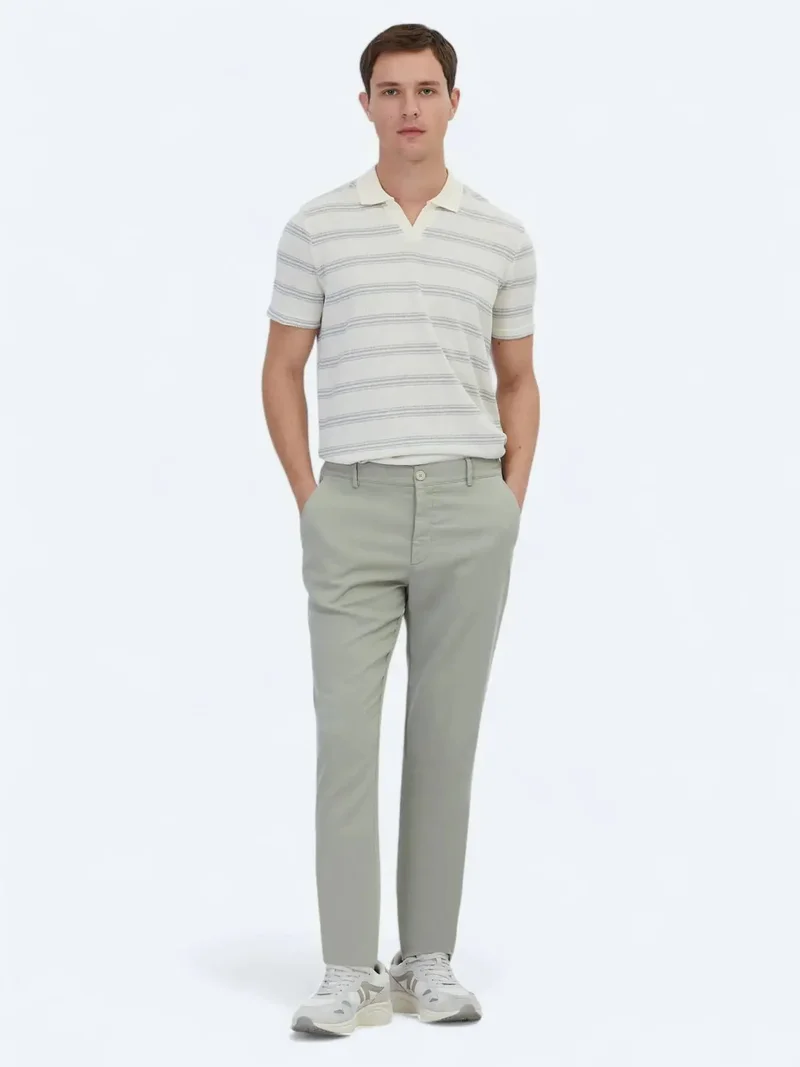 كيب بنطلون كاجوال بقصة ضيقة بلون كاكي فاتح