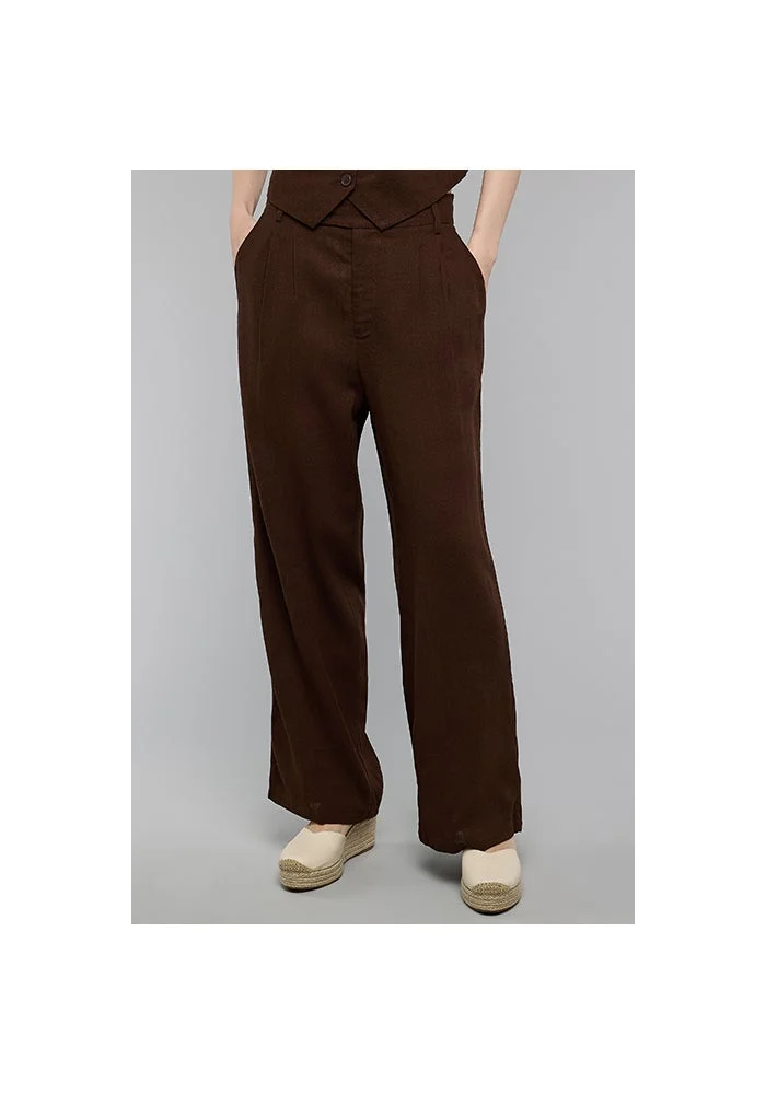 أر أند بي Solid Wide Leg Pants with Button Closure
