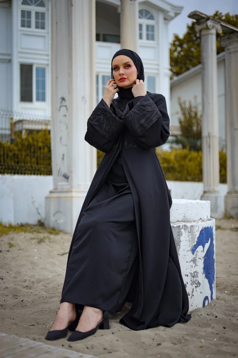 هاريكا وير Black Jacquard Abaya