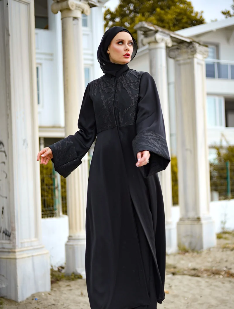 هاريكا وير Black Jacquard Abaya