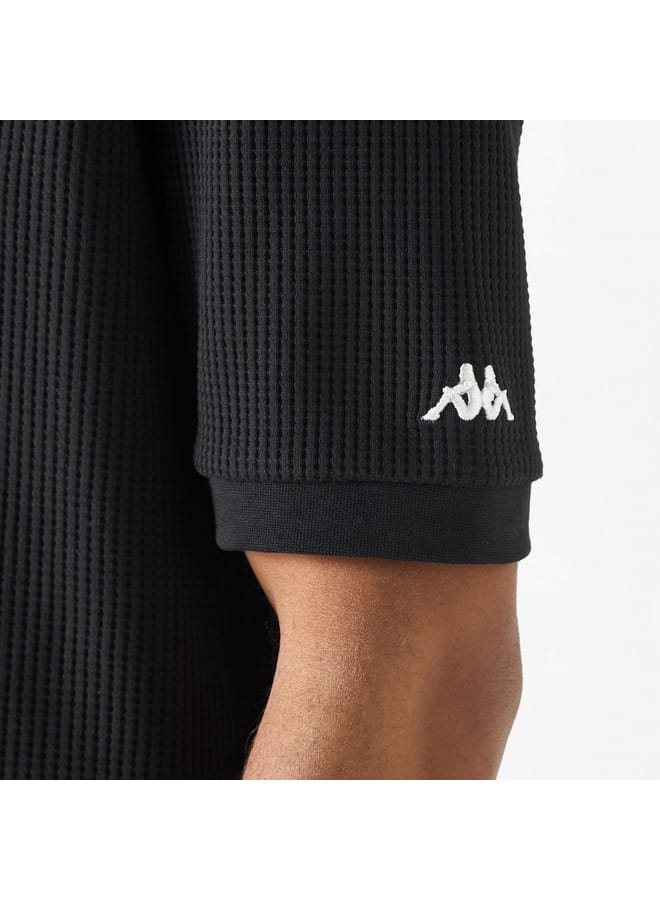 كابا تيشيرت بارز الملمس بياقة ضيقة وأكمام قصيرة من كابا - Image 4