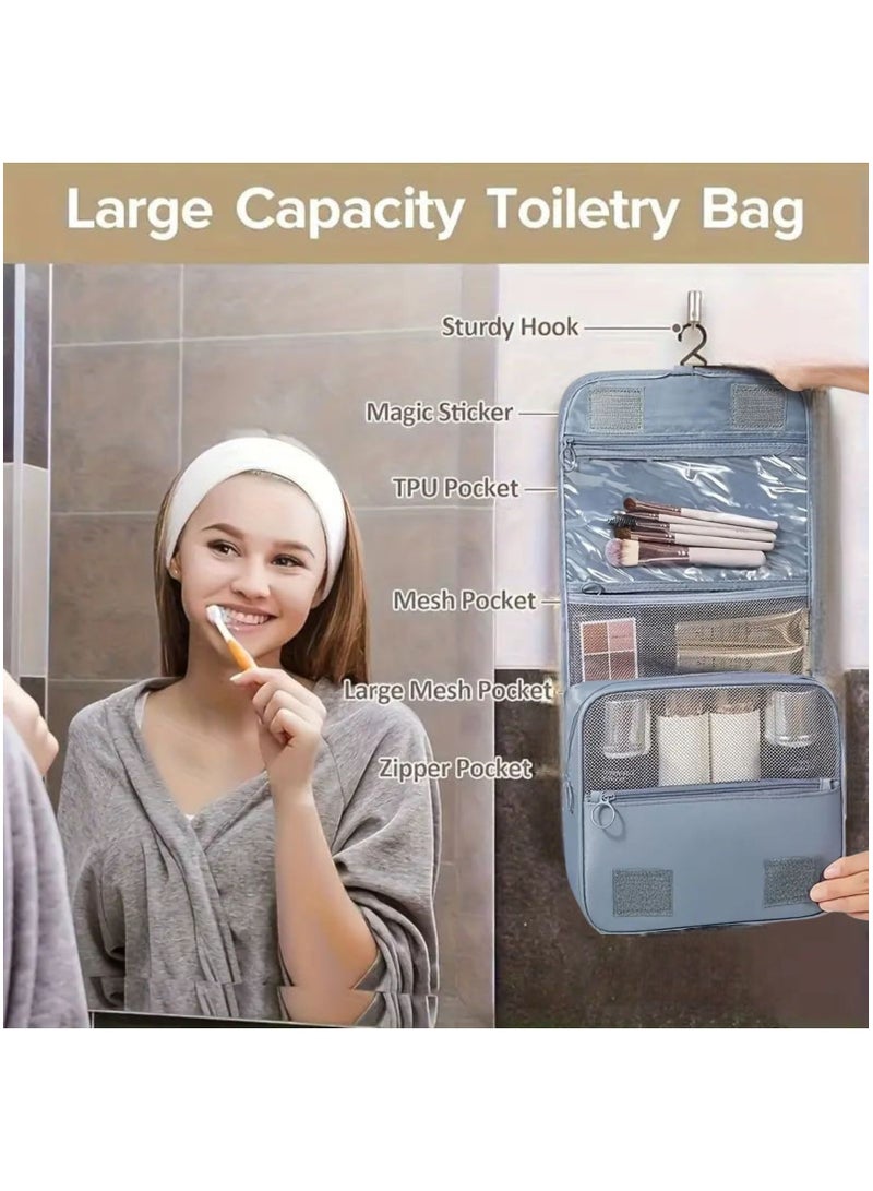 حقيبة لرجال و النساء مناسبة للتعليق في الحمام و مقاومه للماء و مناسبة للسفر تسطيع وضع ادوات الحلاقة و الكريمات و مزيلات العرق و ادوات التجميل و المكياج و محمولة واسعة و كبيره و خفيفة الوزن و قابلة للطي مع خطاف اذا احتجت لتعليقة في الحمام وقت الاستخدام لسهولة الوصول لادواتك او تعليقة في خطاف تعليق الملابس و الحقيبه مفتوحة شنطة تتميز بعدة جيوب للحفظ متعددة الاستخدامات حفظ ادوات الحلاقة الخاصة اذا اردت الذهاب الى صالون الحلاقة او  لتنظيم او تخزين او حفظ المكياج و مستحضراته او العطورات و الكريمات او الاكتسورات او المقتنيات الشخصية او الاقلام و غيرها مناسبة جدا في السفر و التنقلات و عملية في المنزل او النادي او الشاطئ او الاسترحات و حتي المخيمات حقيبة لطيفة يمكنك غسله و تنظيفها بسهوله لون الشنطة رمادي - Image 3
