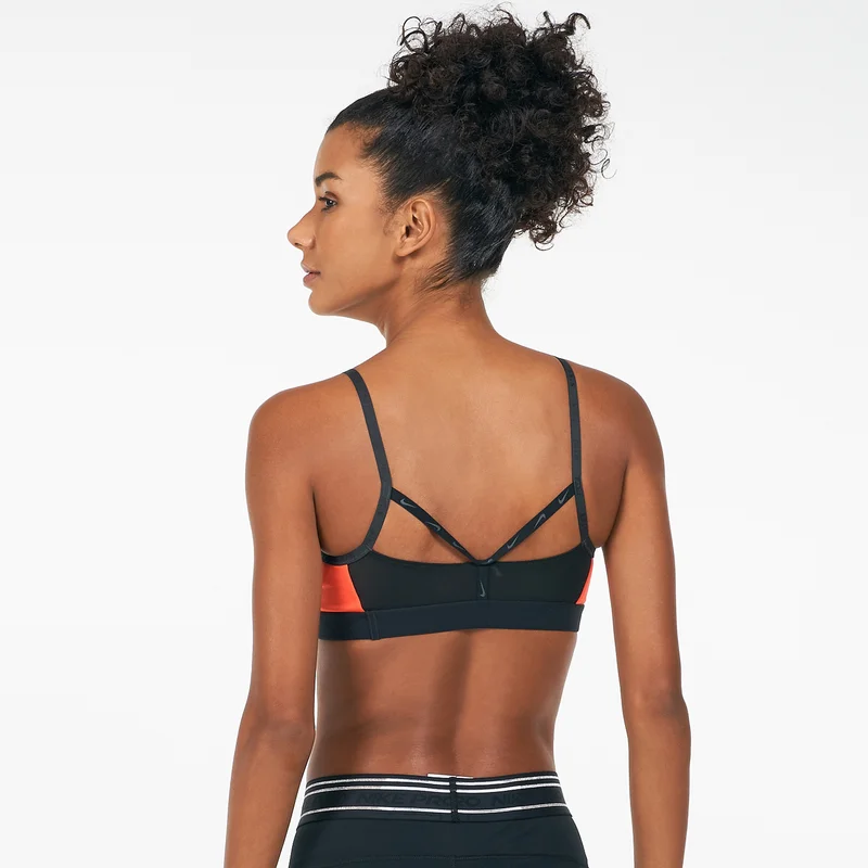 نايكي صدرية رياضية دراي-فت اندي لوجو تيب للنساء