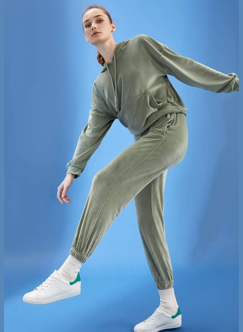 ديفاكتو Standard Fit Velvet Jogger