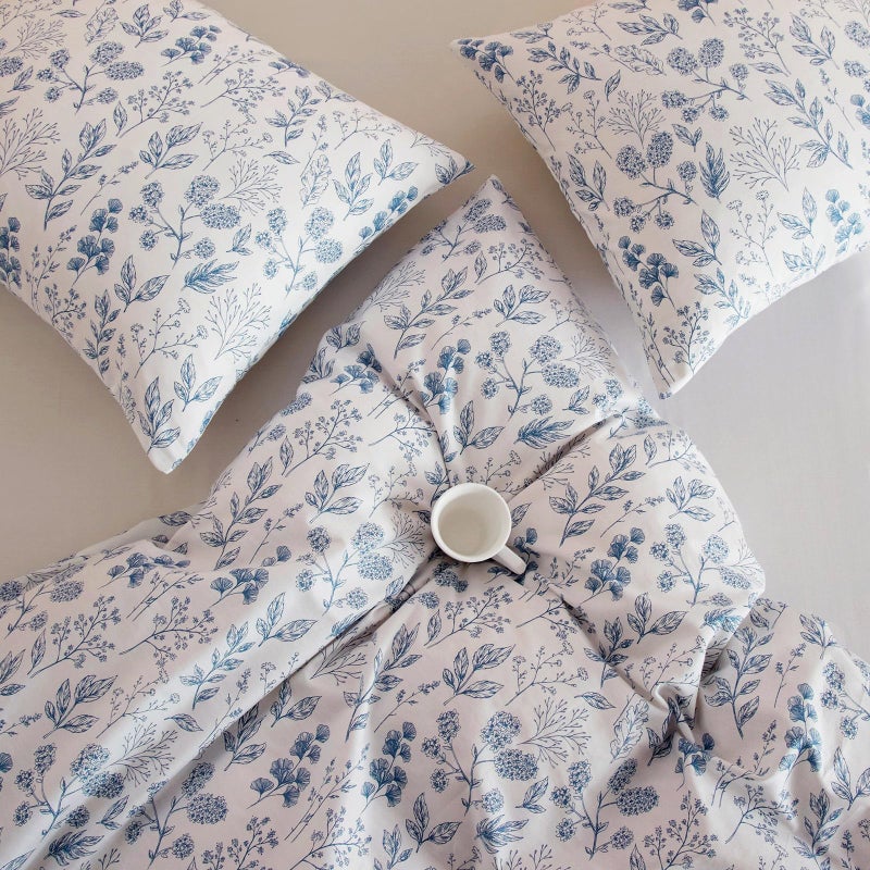 Mixinni 3Pcs Floral Comforter Set King Size  Botanical Blue Flowers Leaves On White Cute Bedding Comforter Sets For Women  1 Soft Pastoral Style Comforter And 2 Pillowcases For All Seasons - Image 5