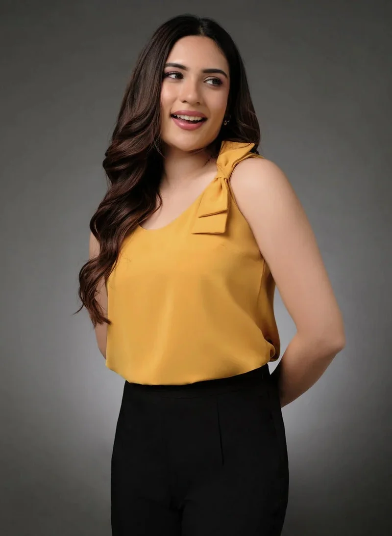 Zigzag Side Bow Detailed Yellow Top