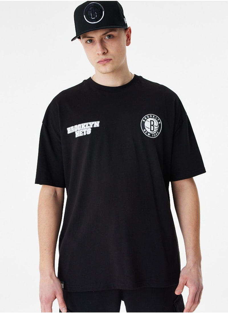 NEW ERA - Brooklyn Nets Graphic Oversized T-Shirt - Image 1