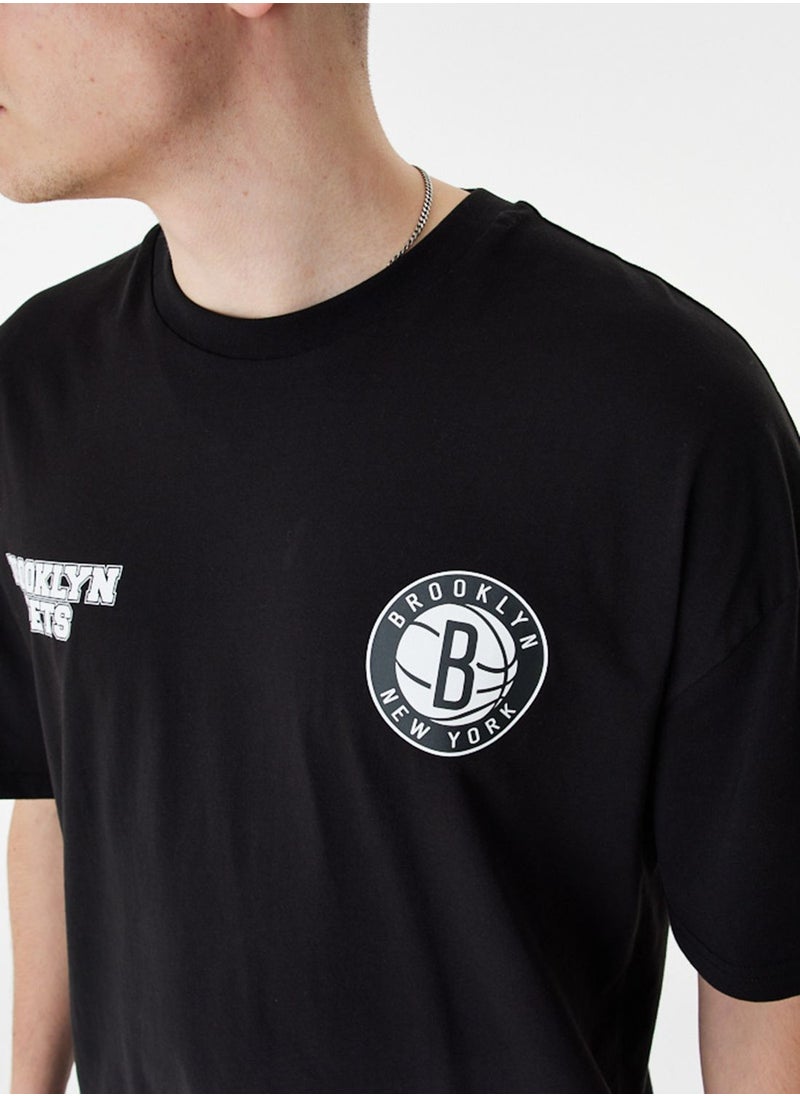 NEW ERA - Brooklyn Nets Graphic Oversized T-Shirt - Image 1