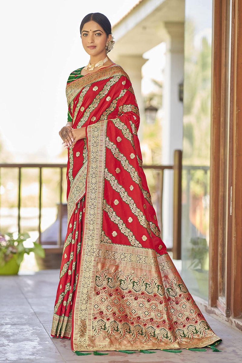 MANOHARI Most Trendy Banarasi Silk Woven Pattern Jacquard Work Saree for Women_MN1722, Red - Image 3