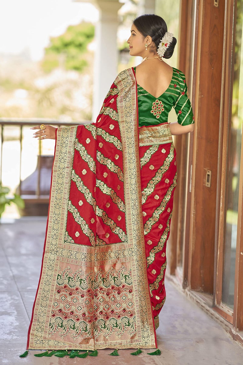 MANOHARI Most Trendy Banarasi Silk Woven Pattern Jacquard Work Saree for Women_MN1722, Red - Image 4