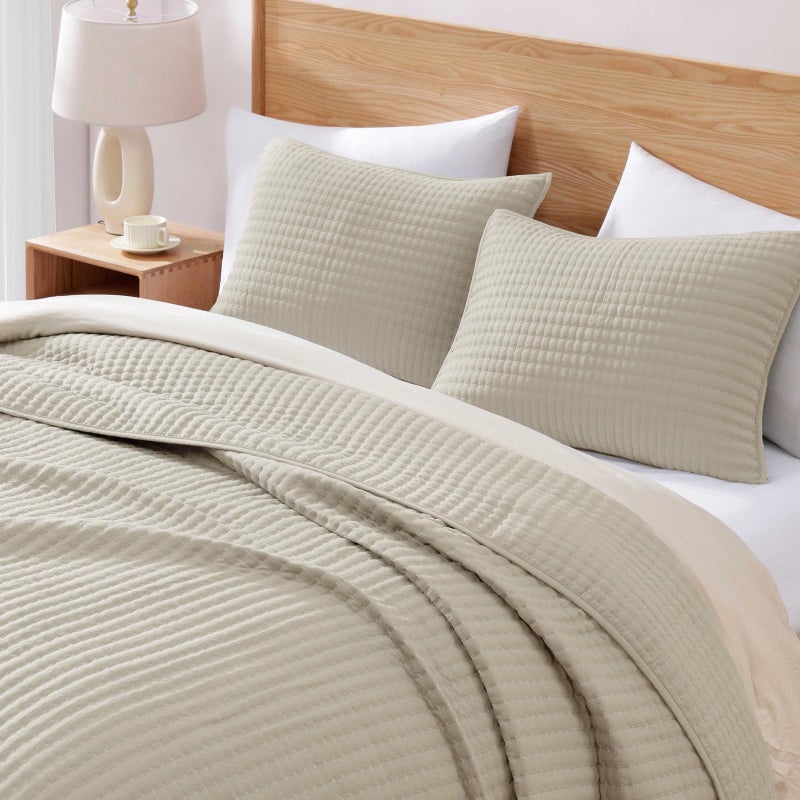 WRENSONGE Queen Quilt-3 Pieces Lightweight Bedspreads Light Oatmeal Queen Size Quilt Bedding Set for All Seasons, Soft Summer Coverlet with 2 Pillow Shams Suitable for Bed & Couch - Image 2