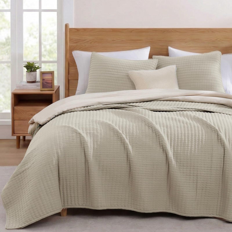 WRENSONGE Queen Quilt-3 Pieces Lightweight Bedspreads Light Oatmeal Queen Size Quilt Bedding Set for All Seasons, Soft Summer Coverlet with 2 Pillow Shams Suitable for Bed & Couch - Image 1