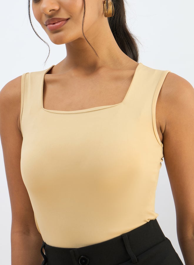 ساسافراس بودي سوت نسائي بدون أكمام لون بيج من ساسافراس - Image 4