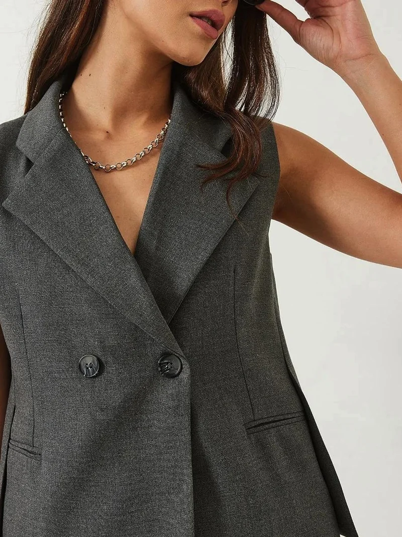 Bianco Lucci LUCCI Fitted Shawl Collar Waistcoat with Button Closure