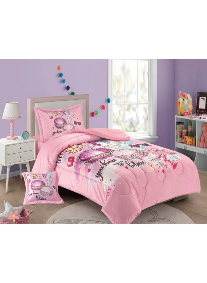 سمارت هوم مفرش سرير أطفال شتوي فخم 4 قطع وجهين مخمل وفرو ناعم بتصميم عصري ومريح – طقم مفارش سرير دافئ  مناسب لغرف الأولاد والبنات – مفرش شتوي فخم للمنزل أو الهدايا – المقاس 170×230 سم ( المفرش بحشوة ) - Image 1