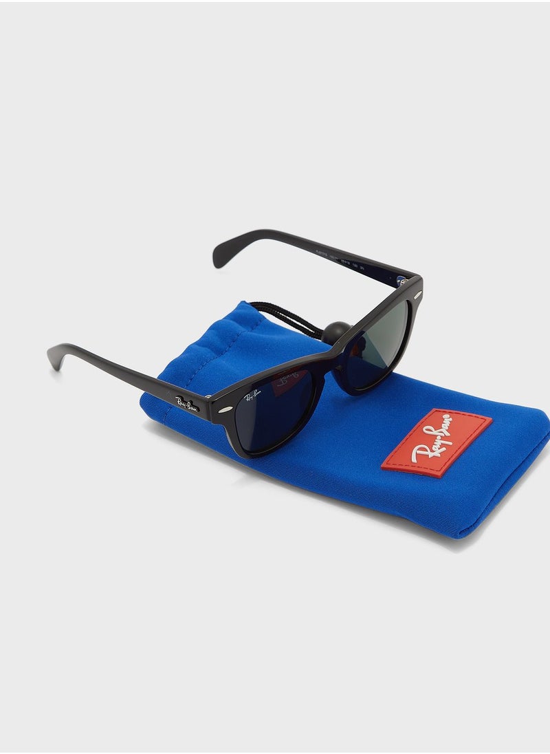 Ray-Ban Junior - 0Rj9707S Junior Wayfarers Sunglasses - Image 1