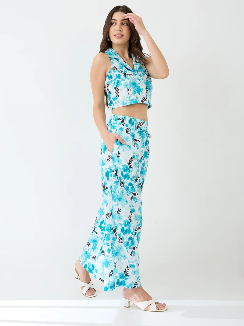 جلو باص طقم بلوزة قصيرة بنقشة زهور وياقة مشقوقة وسروال واسع للنساء من جلوبس - أزرق