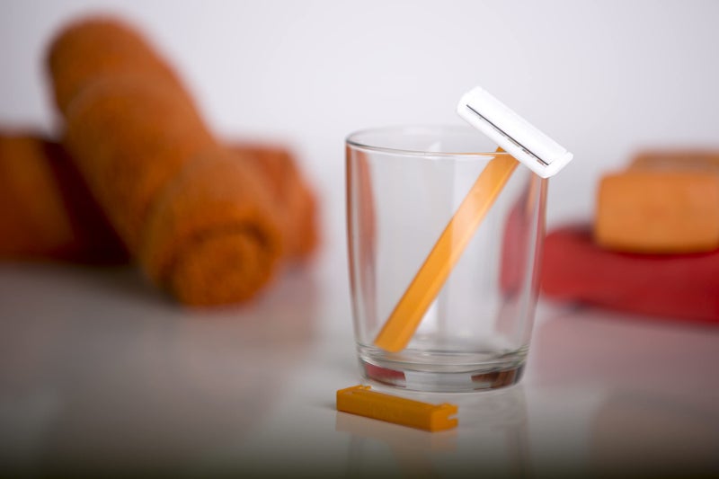 BIC 1 Sensitive, Single Disposable Razor Blade for Men, Designed for a Comfortable, Sensitive Shave, Pack of 20 - Image 2