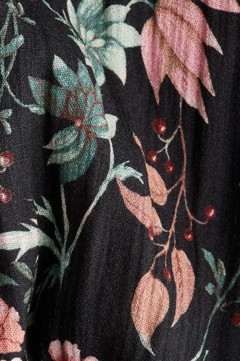 اتش اند ام فستان بتصميم ملفوف