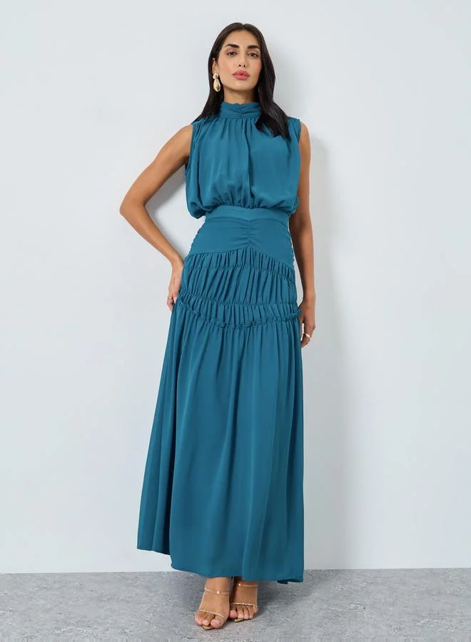 ستايلي فستان طويل بلا أكمام مع كسرات