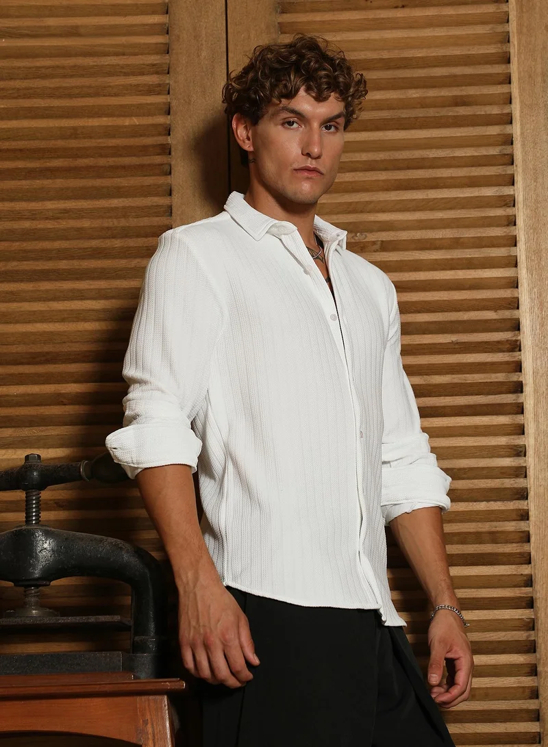 Campus Sutra Campus Sutra Men's Chalk White Chevron-Panel Tactile Shirt For Casual Wear | Spread Collar | Long Cuffed Sleeves | Button Closure | Shirt Crafted With Comfort Fit For Everyday Wear