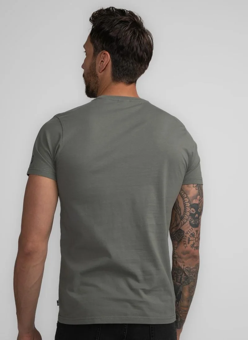 بترول اندستريز تيشيرت رجالي كلاسيك بطبعة