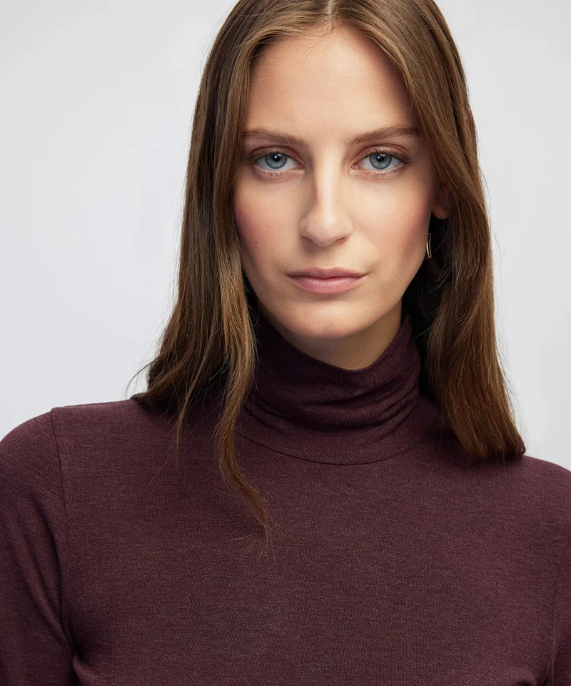 ابيكول Turtleneck Basic T-Shirt