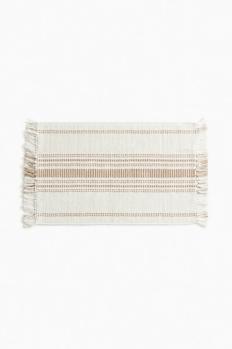 اتش اند ام سجادة حمام قطنية مزيّنة بشراشيب