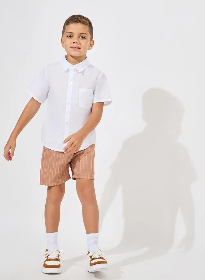 Styli Solid Front Pocket Short Sleeves Shirt