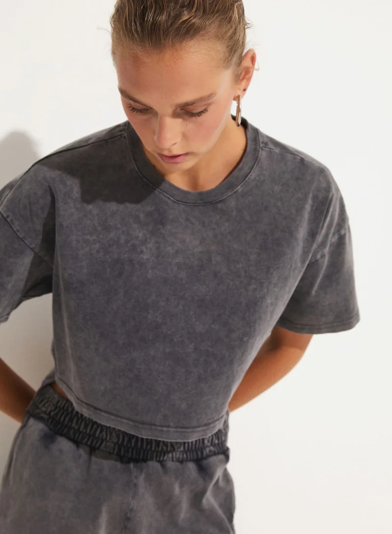 JUNE Crew Neck T-shirt And Short Set