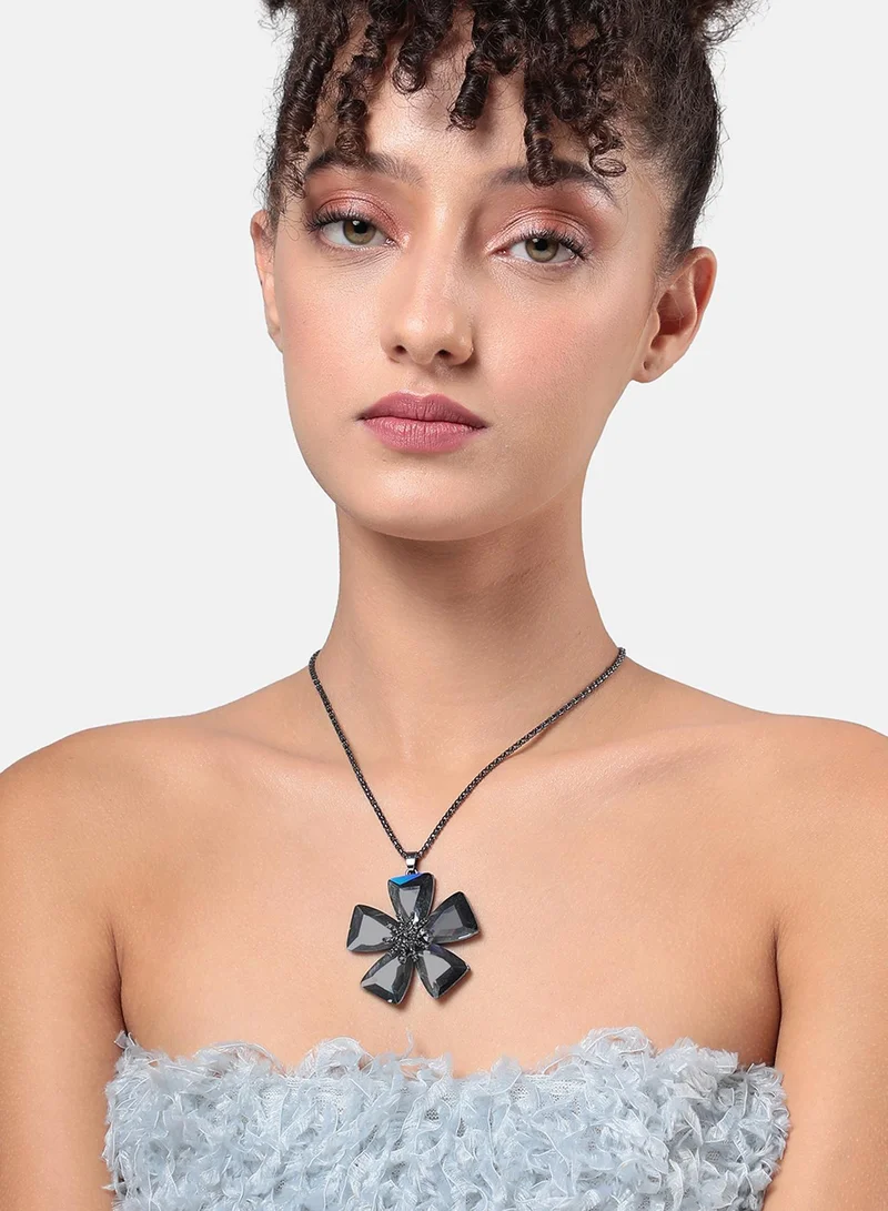 SOHI Gilded Garden Artificial Pendant Necklace Jewellery