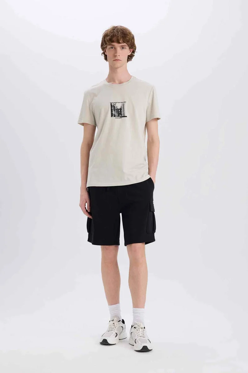 ديفاكتو Slim Fit Crew Neck Printed Short Sleeve T-Shirt