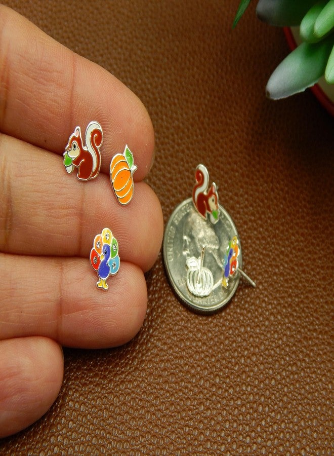 آيسروز طقم من 3 أزواج من الأقراط الفضية عيار 925 بتصميم مستوحى من فصل الخريف/عيد الشكر، على شكل سنجاب مع ثمرة بلوط، وقرع برتقالي، وديك رومي. - Image 3