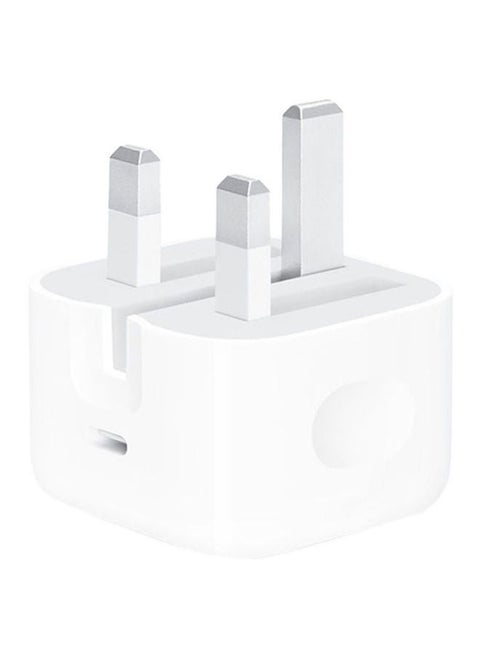 محول طاقة بقابس ثلاثي ومنفذ USB C لتوصيل سهل وشحن سريع بقوة 20 وات لأجهزة الشحن السريعة باللون الأبيض