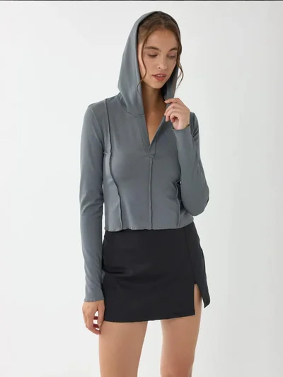 زوبعة Snap Closure Tops