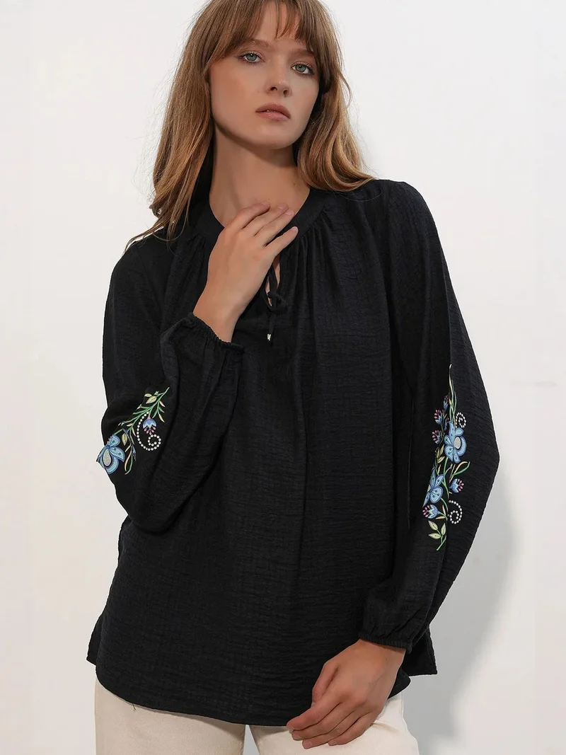 بيغ دارت BDART Embroidered Oversized Crepe Blouse