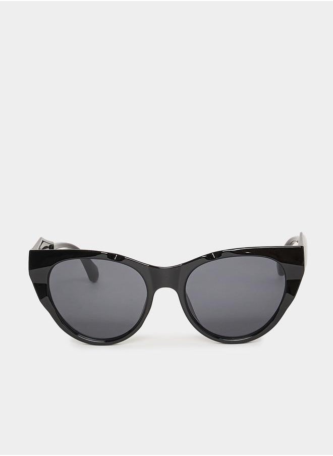 Styli Solid Cat Eye Sunglasses  - Image 2