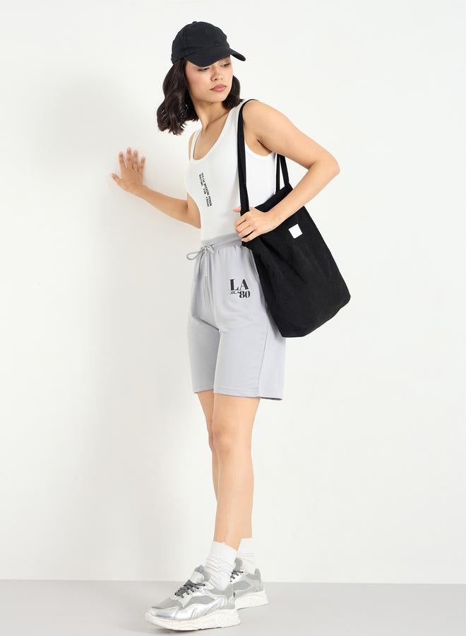 ستايلي شورت واسع مطبع بطبعة جرافيك - Image 2