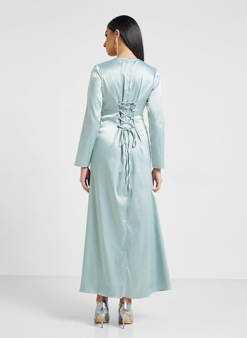 خزانة فستان ساتان بياقة ملتفة - Image 2