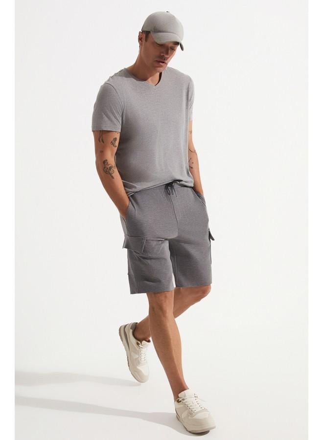 جون شورت رجالي كارجو جيوب رمادي مقاس عادي - Image 1