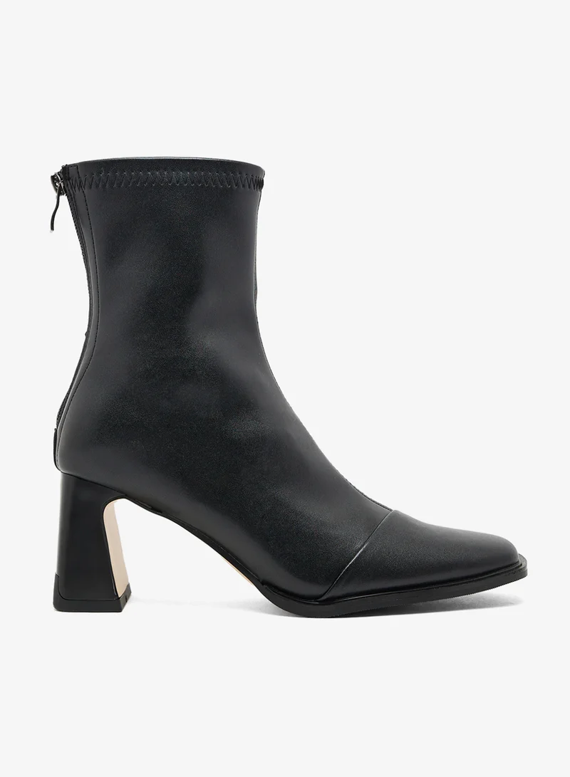 ايلا بوت للكاحل بكعب عريض مدبب