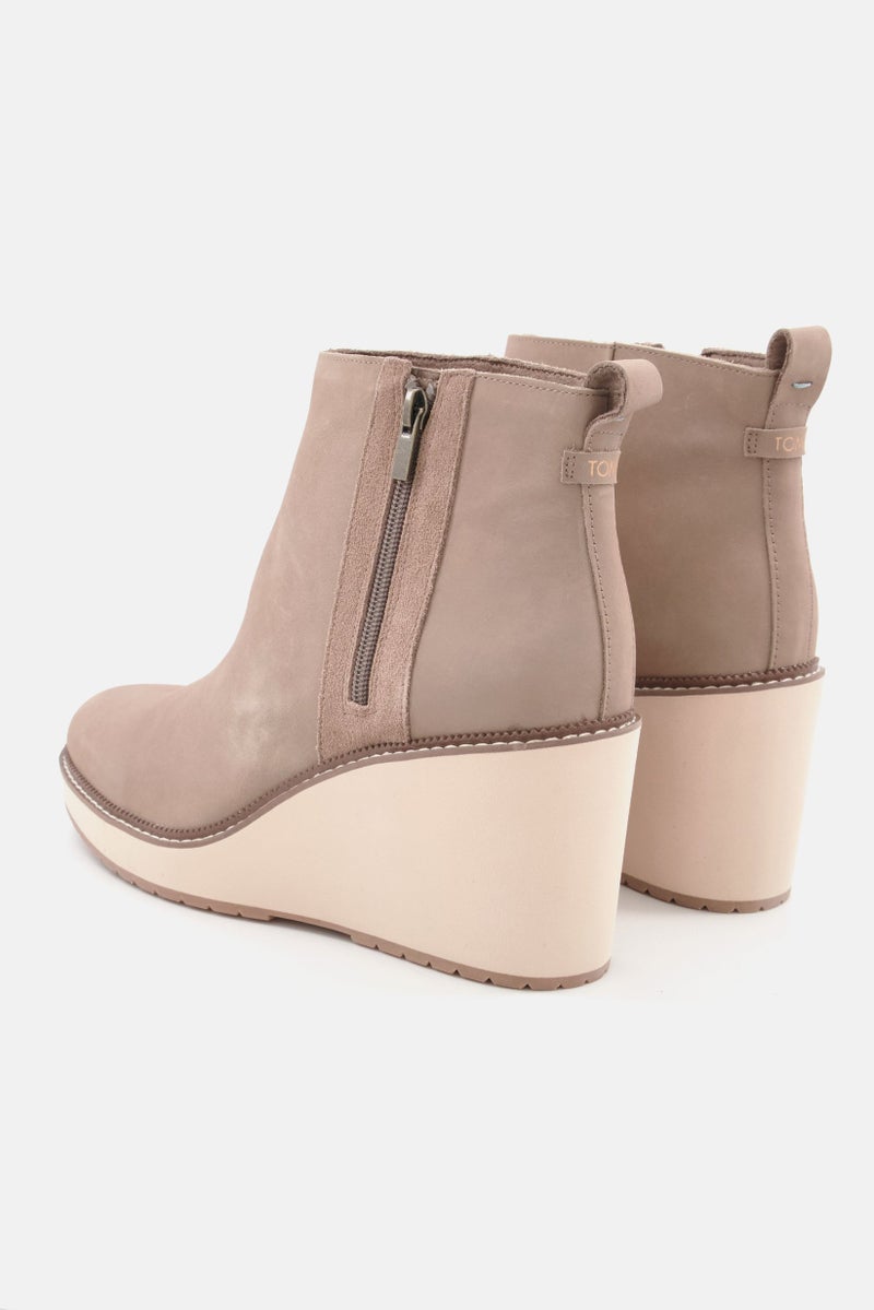 TOMS Women Raven Zipper Closure Ankle Boot, Tan  - Image 2