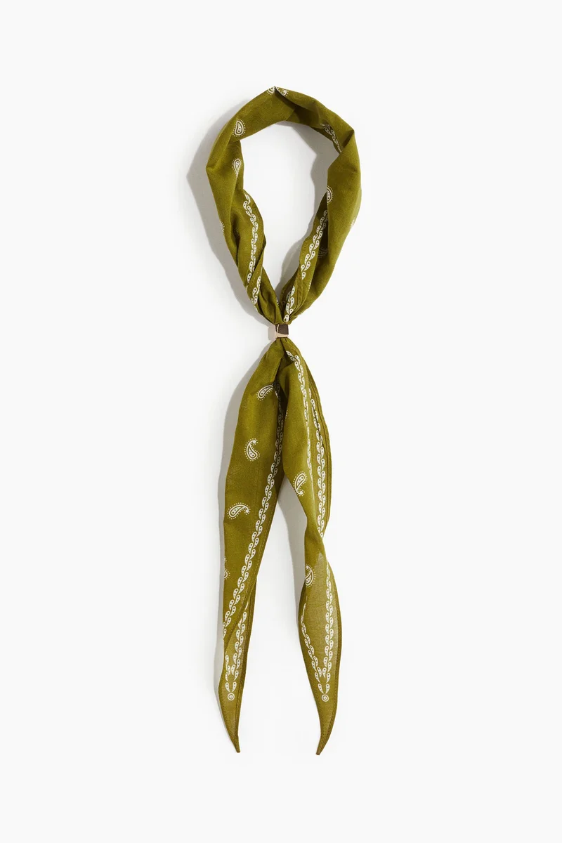 اتش اند ام وشاح للرقبة بتفاصيل خرز