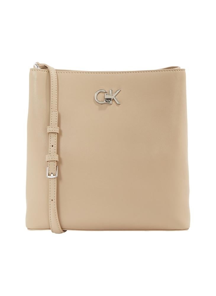 CALVIN KLEIN BLACK BUCKET BAG  - Image 2
