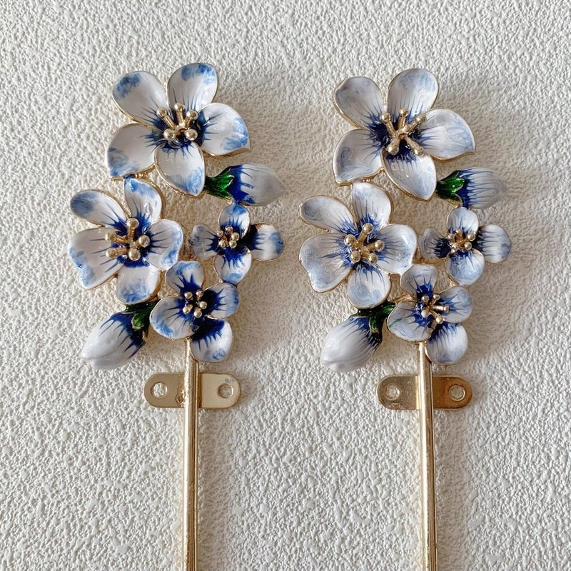 KASTWAVE Decorative Wall Hooks 2 Pack, Vintage Flower Shaped Metal Hooks for Wall, Heavy Duty Coat Hooks for Hanging Clothes, Hats, Keys, Towels & Bags, Rustic Home Décor Wall Mounted Hanger - Image 5
