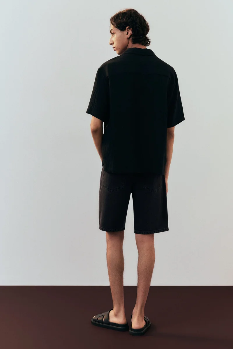 اتش اند ام شورت دنيم بقصّة عادية