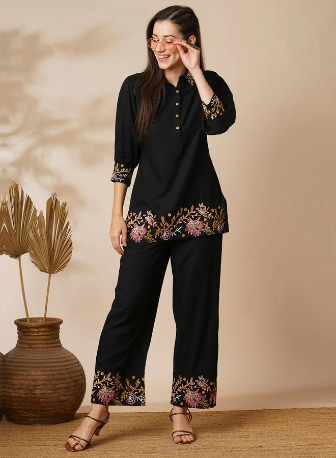 جلو باص طقم قميص مطرز بالزهور مع بنطال فيوجن