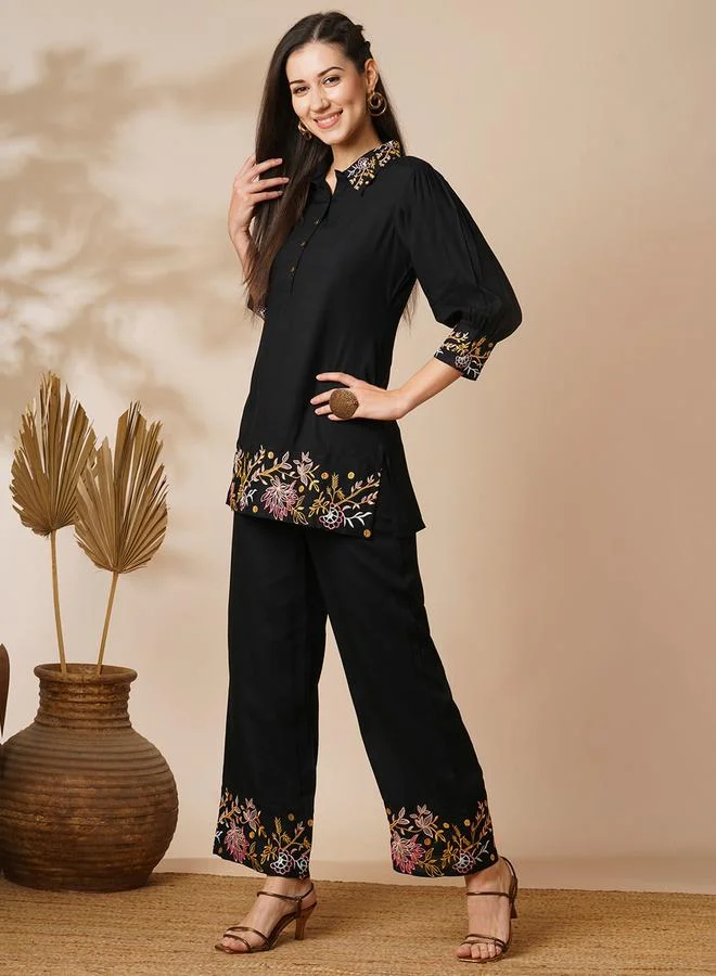 جلو باص طقم قميص مطرز بالزهور مع بنطال فيوجن