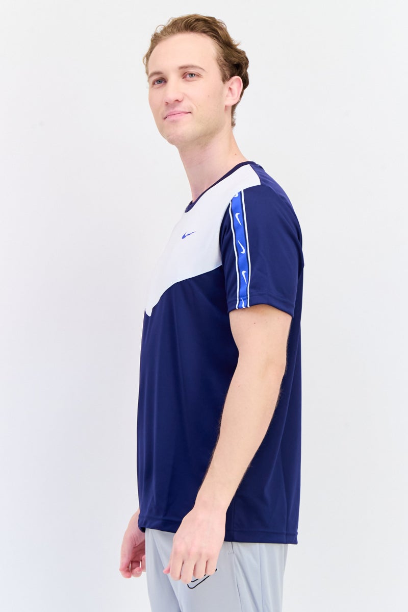 Nike تي شيرت رياضي للرجال بأكمام قصيرة مناسب للخارج، متعدد الألوان - Image 2